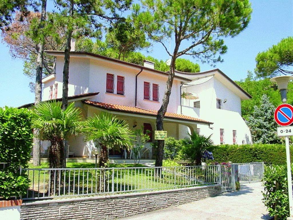Lignano Riviera With Fireplace & Air Conditioning ลินญาโน ซับเบียโดโร ภายนอก รูปภาพ