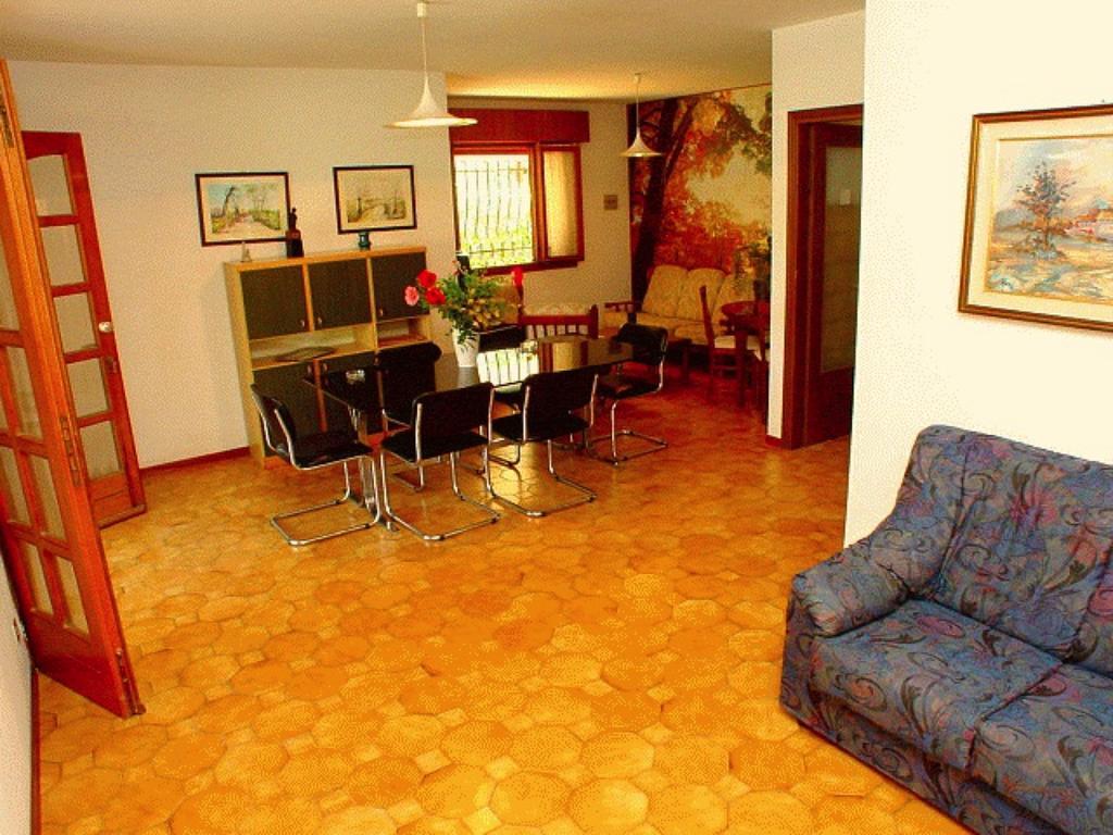 Lignano Riviera With Fireplace & Air Conditioning ลินญาโน ซับเบียโดโร ภายนอก รูปภาพ