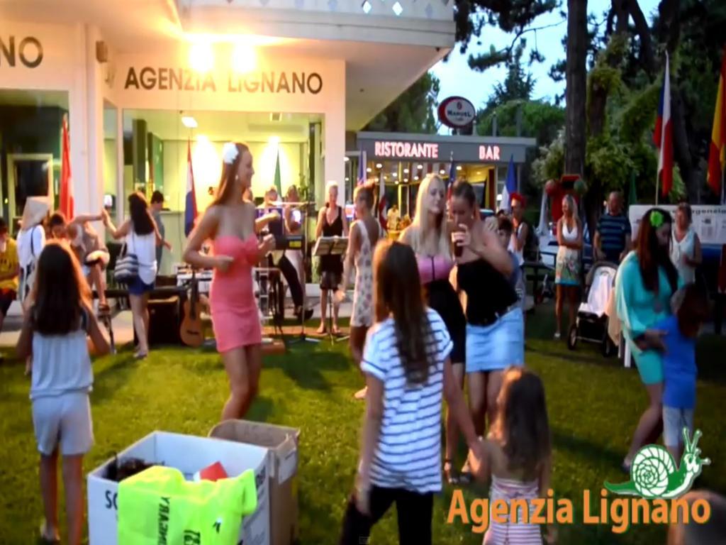 Lignano Riviera With Fireplace & Air Conditioning ลินญาโน ซับเบียโดโร ภายนอก รูปภาพ